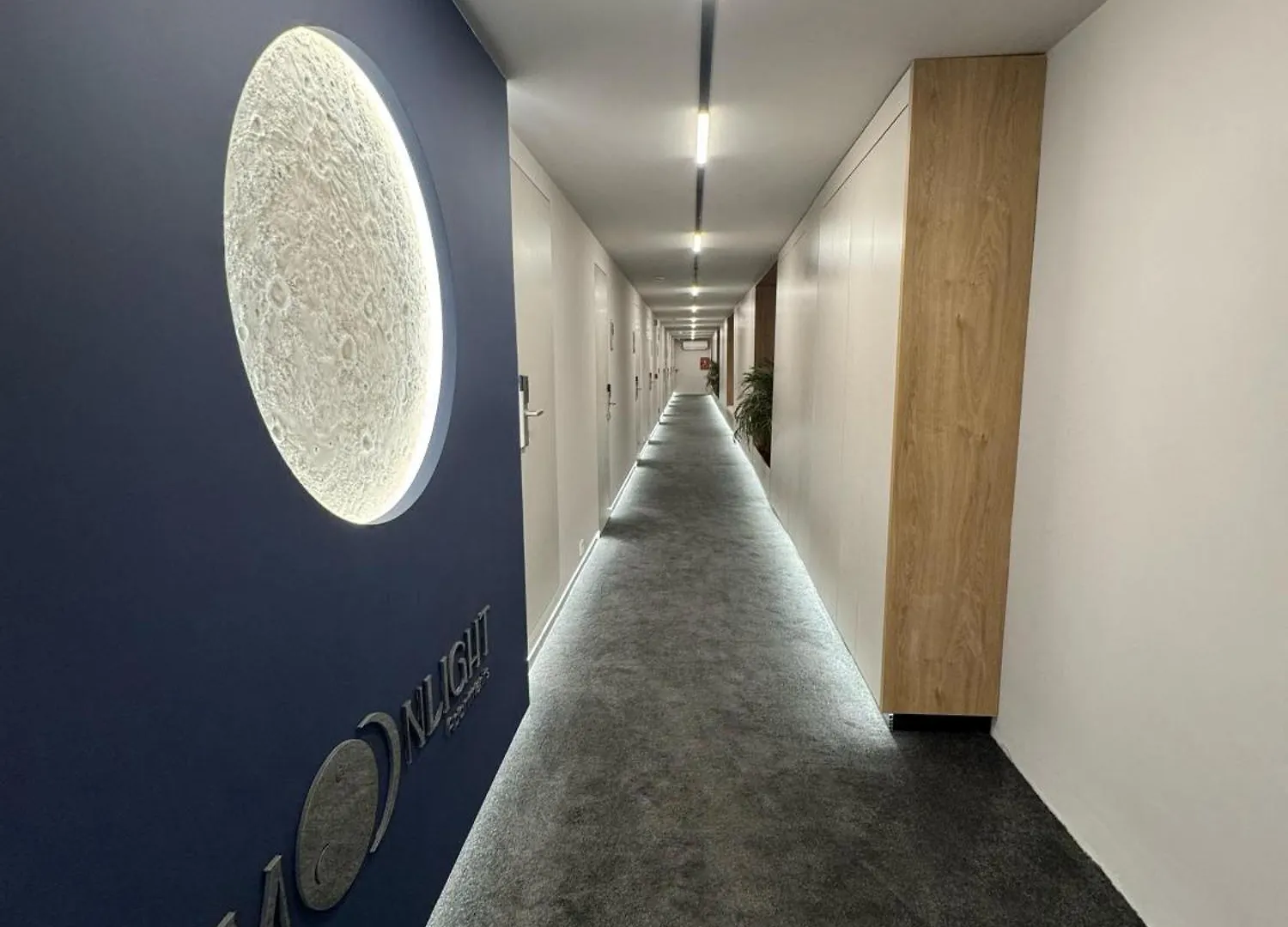 Moonlight Apartments Tirana 0*,