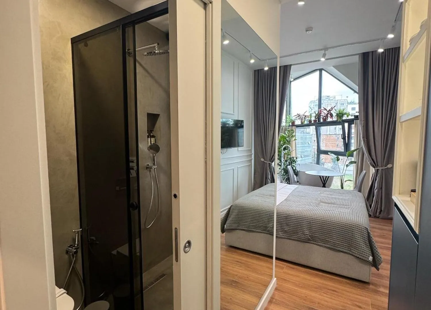 Aparthotel Moonlight Apartments Tirana Albania